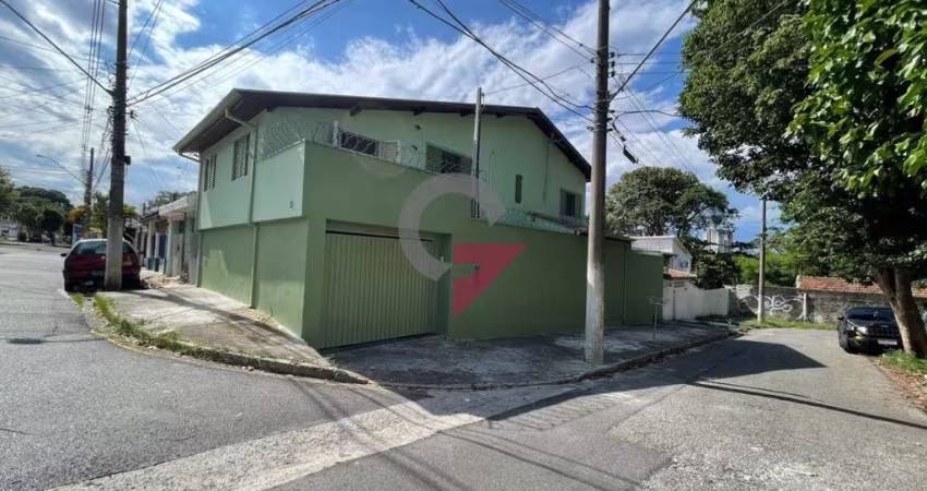 Casa com 4 quartos à venda na Vila Iapi, Taubaté 