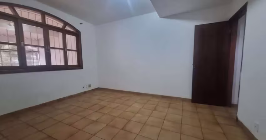 Casa com 4 quartos para alugar no Centro, Taubaté 