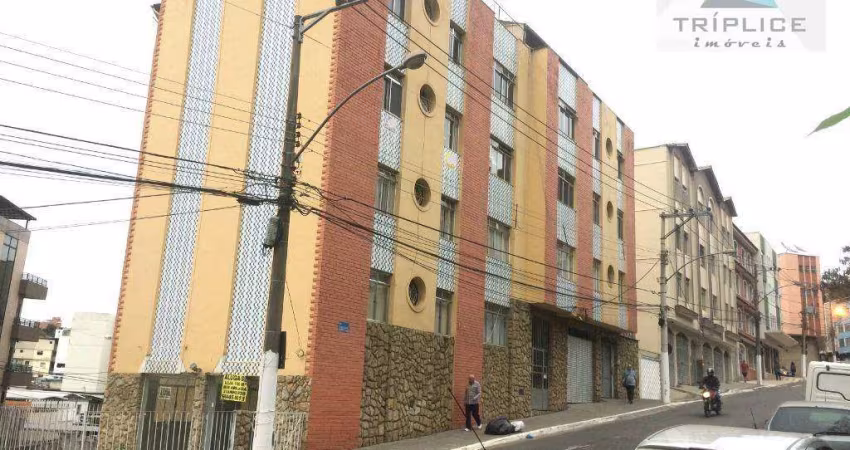 Apartamento térreo 3 quartos com vaga numerada e livre. Localização privilegiada no Paineiras em frente ao supermercado e a 5 minutos da UFJF.