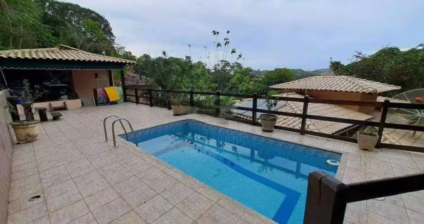 Casa duplex em um dos melhores condomínio de pendotiba. 4 quartos, 3 suítes