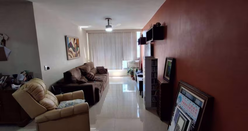 Apartamento de 3 quartos, 1 suíte no Jardim Icaraí, todo amplo, reformado, 2 vagas.