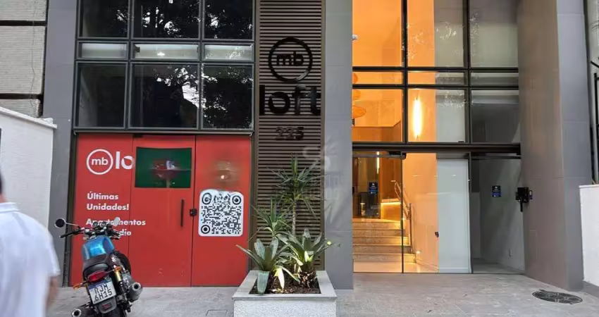 Loja para locação na rua mariz e barros, pé direito duplo, 2 banheiros, área de 25 m².