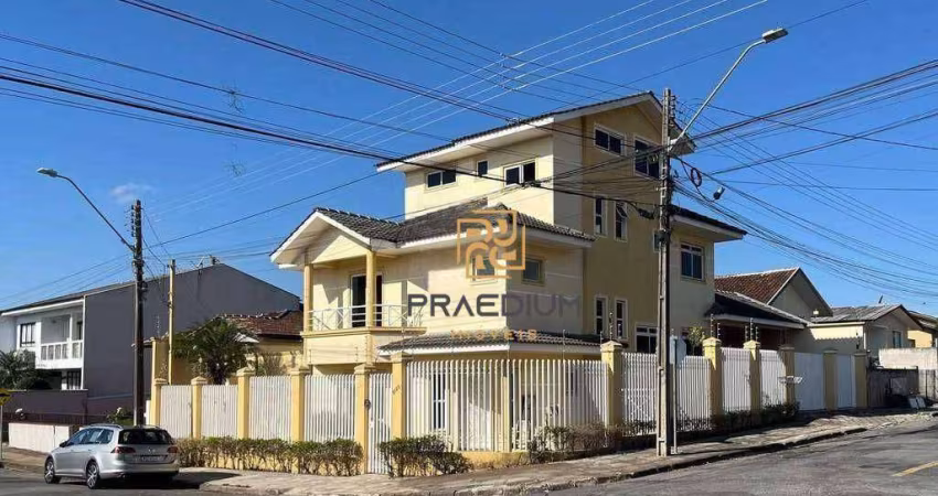 Sobrado com 3 dormitórios à venda, 270 m² por R$ 1.390.000 - Centro - Campo Largo/PR