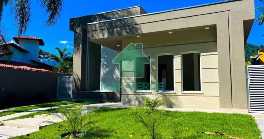 Casa Nova 4 Dormitórios com Piscina em Condomínio Fechado Mar Verde