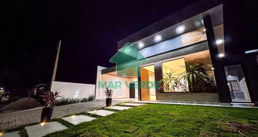 Imóvel Espetacular com 4 Dormitórios, Piscina e Jacuzzi em Condomínio Fechado