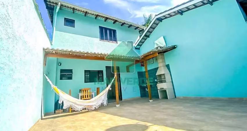 Luxuosa casa mobiliada e reformada na praia de boiçucanga