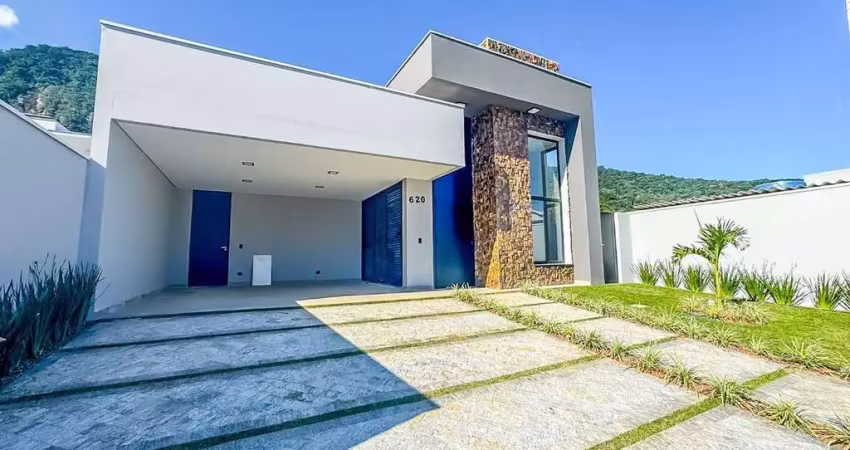 Casa térrea de alto padrão à venda no condomínio mar verde – praia da mococa, caraguatatuba/sp