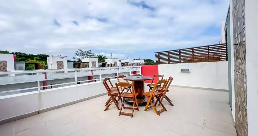Sobrado triplex mobiliado com 2 suítes em condomínio fechado a 800m da praia do massaguaçu