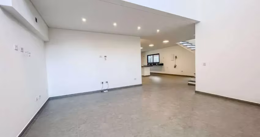 Sobrado novo 4 dorm sendo 3 suítes com piscina em condomínio costa nova