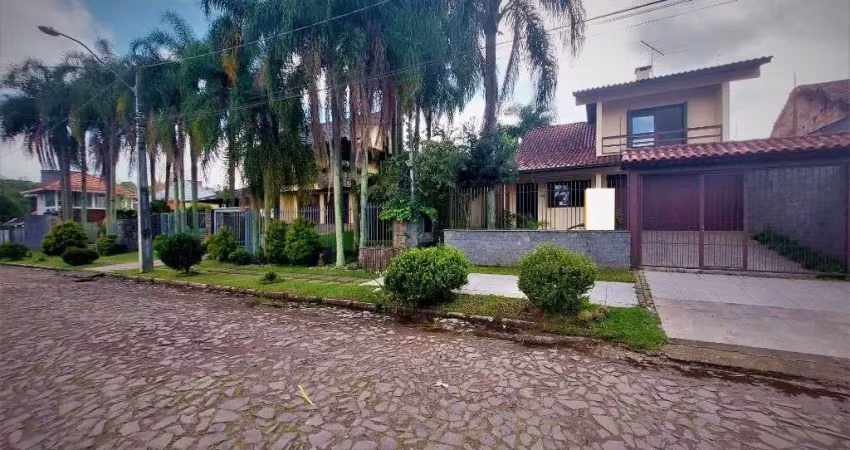 Casa com 3 dormitórios à venda, 135 m² por R$ 600.000,00 - Canudos - Novo Hamburgo/RS