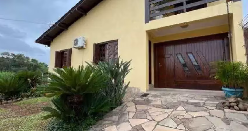 Casa com 2 dormitórios à venda, 220 m² por R$ 650.000,00 - Floresta - Estância Velha/RS