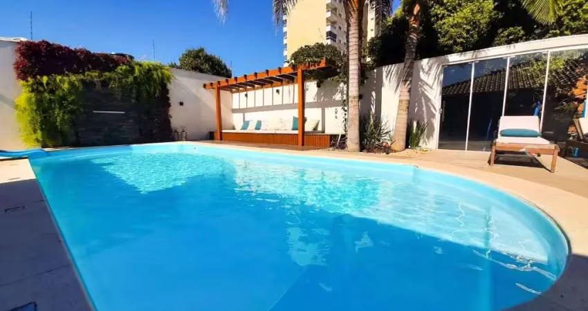 Casa de Alto Padrão no Centro com 3 dormitórios à venda, 280 m² por R$ 2.150.000 - Centro - Estância Velha/RS