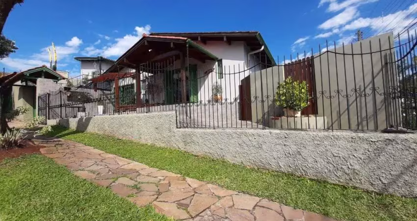 Casa com 4 dormitórios à venda, 227 m² por R$ 650.000,00 - Nova Estância - Estância Velha/RS