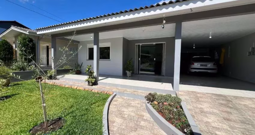 Casa com 4 dormitórios à venda, 195 m² por R$ 630.000,00 - Floresta - Estância Velha/RS