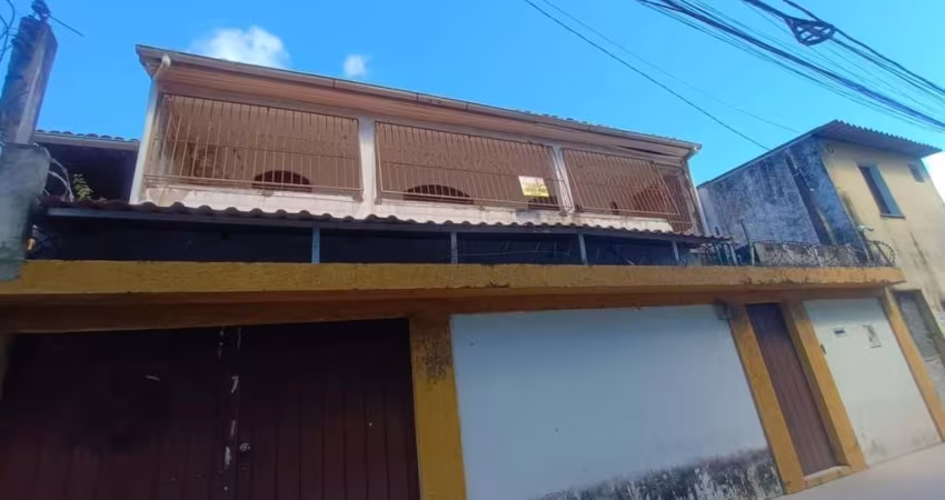 Casa Terrea 3/4 com suite  frente de rua Villa dos Excombatentes - Itapuan