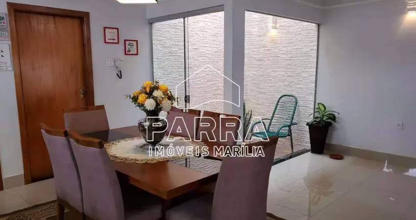 Casa com 3 quartos à venda no Jardim Riviera, Marília 