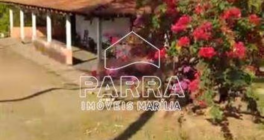 VENDE-SE CHÁCARA NO ESTÂNCIA TRÊS LAGOS - MARILIA/SP