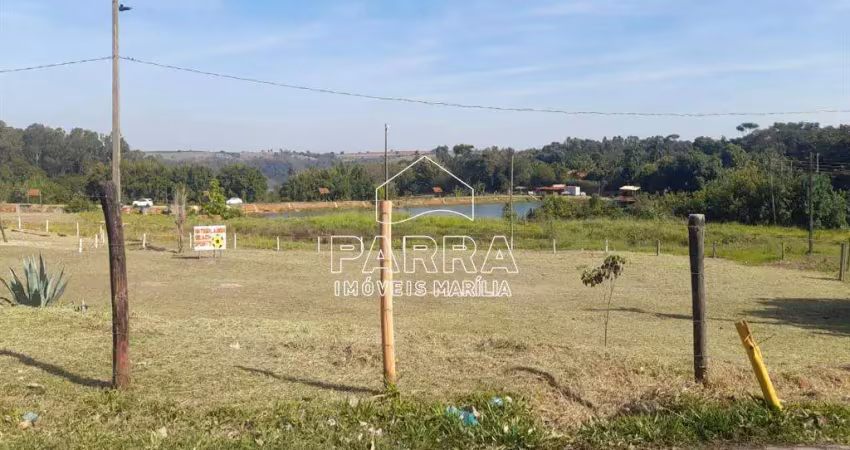 VENDE-SE CHÁCARA NO ESTÂNCIA TRÊS LAGOS - MARILIA/SP