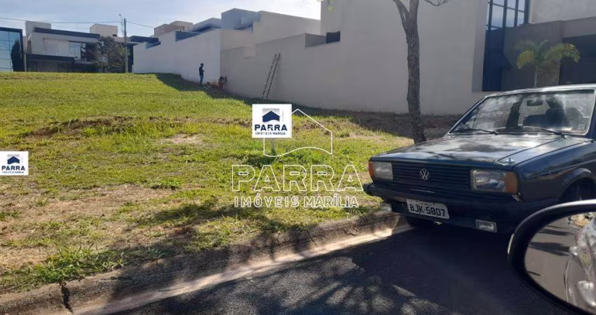 VENDE-SE TERRENO NO COND. VILLA FLORA  II - MARILIA/SP