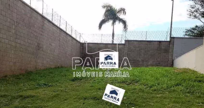VENDE-SE TERRENO NO COND. VILLA FLORA  II - MARILIA/SP