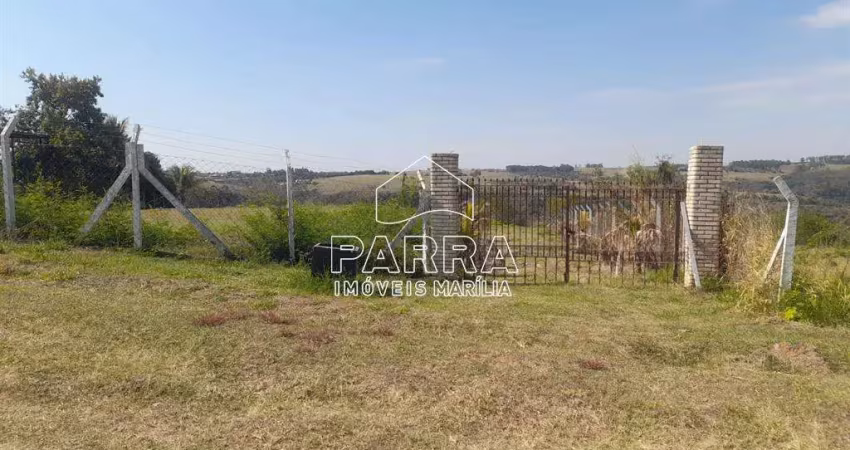 Vende-se chácara no estância santa barbara - marilia/sp