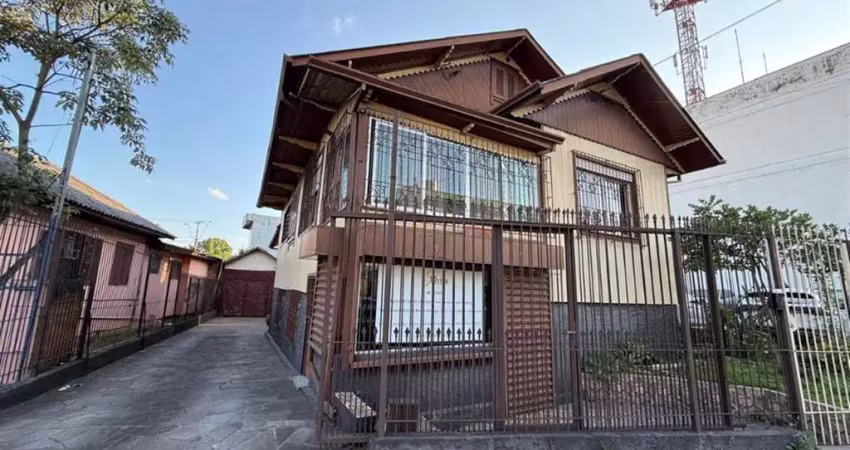Casa com terreno na rua jacob luchesi, bairro santa catarina.&amp;amp;#1