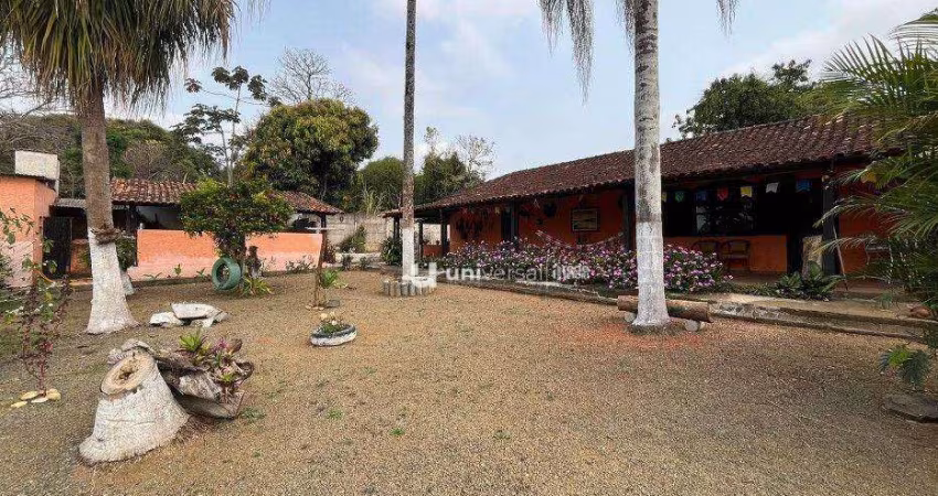 Casa com 3 quartos à venda, 215 m² por R$ 600.000 - Previdenciários - Juiz de Fora/MG