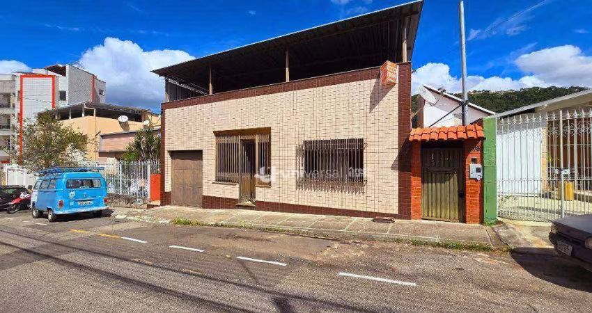 Casa com 4 quartos à venda, 132 m² por R$ 690.000 - Jardim Glória - Juiz de Fora/MG