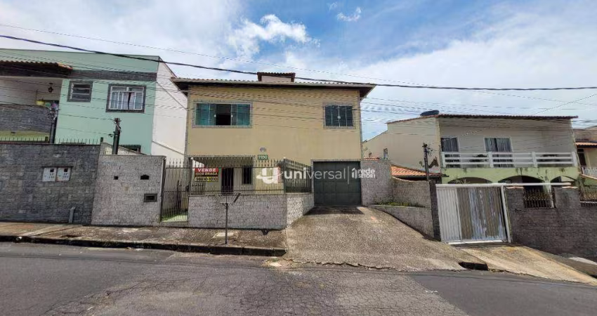 Casa com 4 quartos à venda, 194 m² por R$ 690.000 - Santa Maria - Juiz de Fora/MG