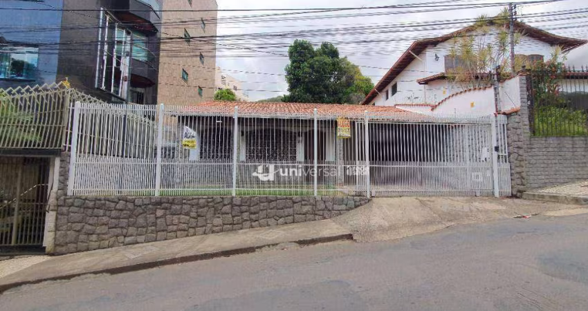 Casa com 4 Quartos para alugar, 170 m² por R$ 5.500/mês - Paineiras - Juiz de Fora/MG