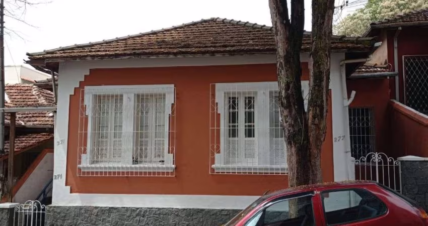 Casa com 2 quartos para alugar, 67 m² por R$ 1.292/mês - Centro - Juiz de Fora/MG