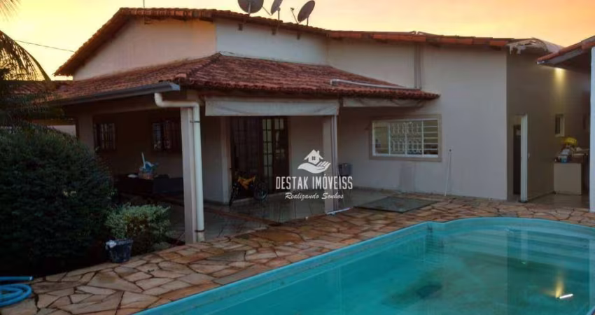 Casa com 5 quartos à venda, bairro Jardim Patrícia - Uberlândia/MG
