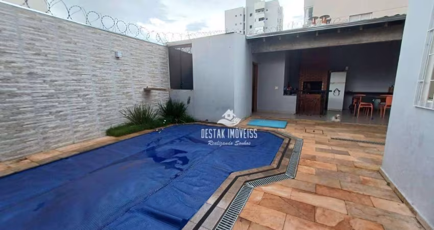 Casa com 3 quartos à venda, bairro Santa Mônica - Uberlândia/MG