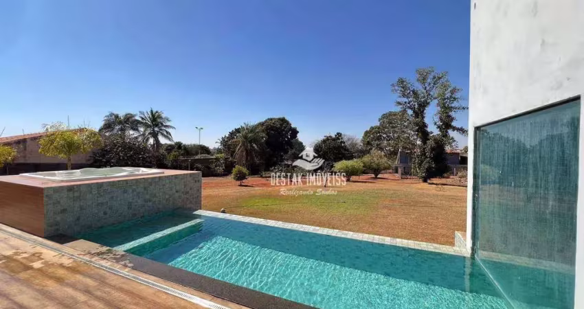 Casa com 6 quartos à venda, Mansões Aeroporto - Uberlândia/MG