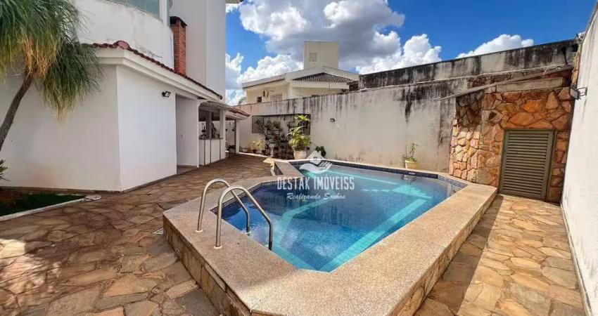 Sobrado com 5 quartos à venda, bairro Morada da Colina - Uberlândia/MG
