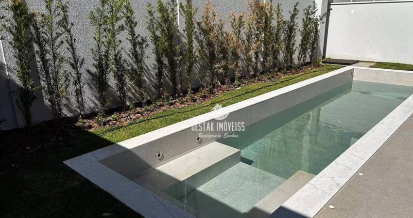 Sobrado com 4 quartos à venda no Bairro Aclimação - Uberlândia/MG