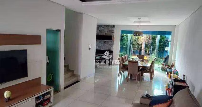 Sobrado com 3 quartos à venda, bairro Jardim Patrícia - Uberlândia/MG