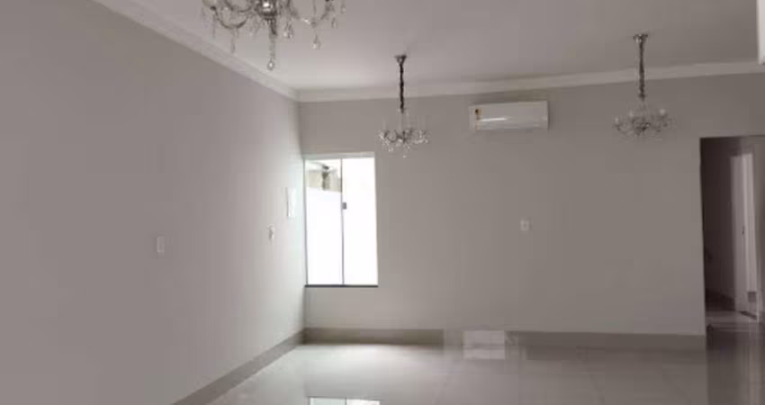 Casa com 3 quartos à venda bairro Osvaldo Rezende - Uberlândia/MG