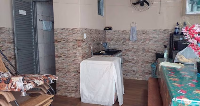 Sobrado com 4 quartos à venda, bairro Santa Mônica - Uberlândia/MG