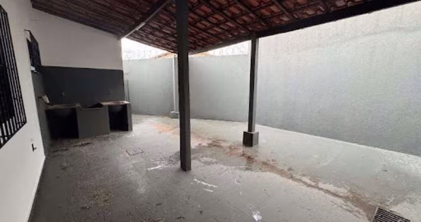 Casa com 4 quartos à venda, bairro Presidente Roosevelt - Uberlândia/MG