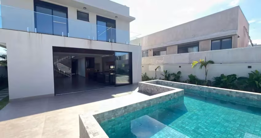 Sobrado à venda, 296 m² por R$ 3.500.000,00 - Condomínio Tamboré - Uberlândia/MG