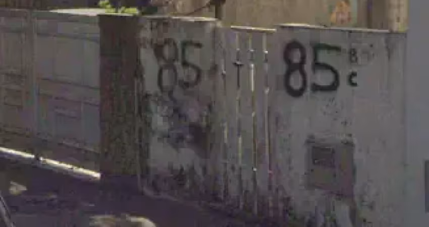 Terreno à venda na Rua Pérsio Queiroz Filho, Encruzilhada, Santos