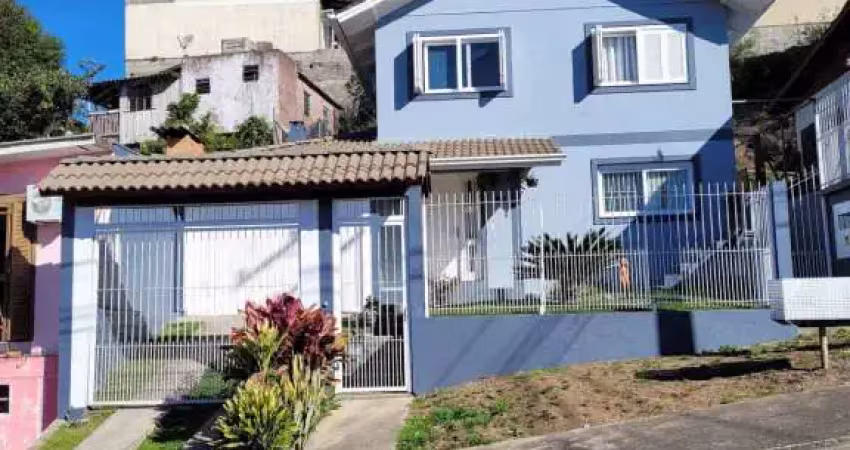 CASA COM PÁTIO - BAIRRO CIDADE NOVA