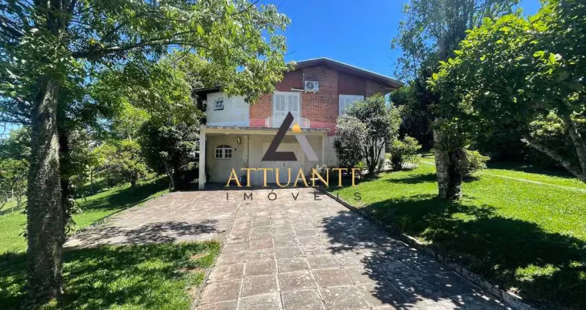 Casa em terreno de 1400 m² em Ana Rech