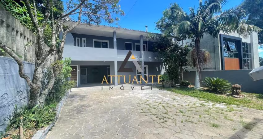Ampla casa com pátio com 2 moradias - Bairro Cidade Nova