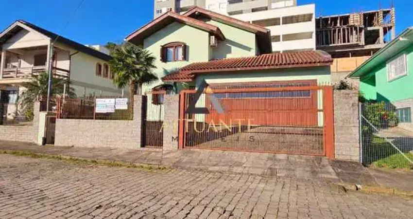Casa com 3 quartos à venda no São Luiz, Caxias do Sul 