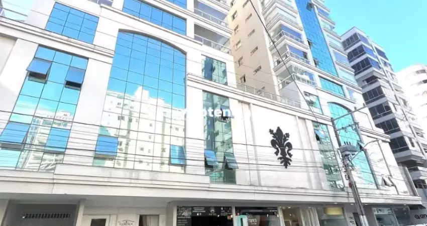 Apartamento com 3 quartos à venda na Rua 212, 152, Meia Praia, Itapema