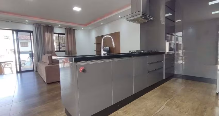 Casa de Alto Padrão com 4 dormitórios à venda, 220 m² por R$ 1.100.000 - Praia Do Meio (Ens Brito) - Palhoça/SC