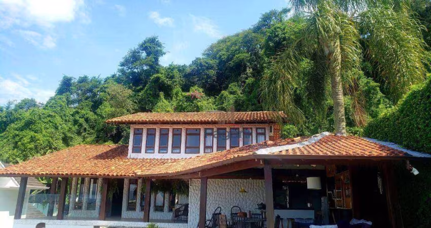 Casa com 5 dormitórios à venda, 380 m² por R$ 2.200.000,00 - Centro - São José/SC