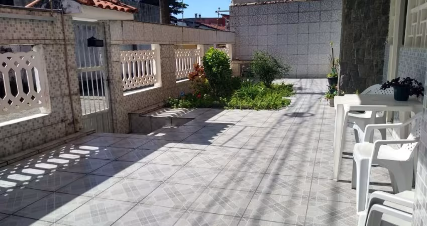 LINDO APARTAMENTO NA PRAIA DO SONHO A APENAS 50 METROS DO MAR